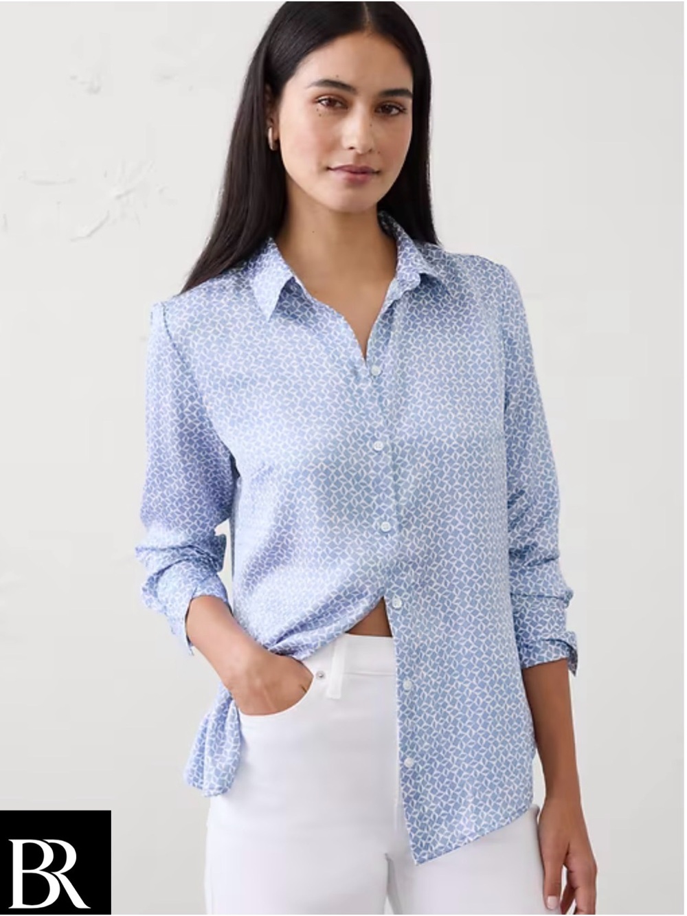 Banana Republic Women’s Light Blue Printed Silky Button-Down Size Medium